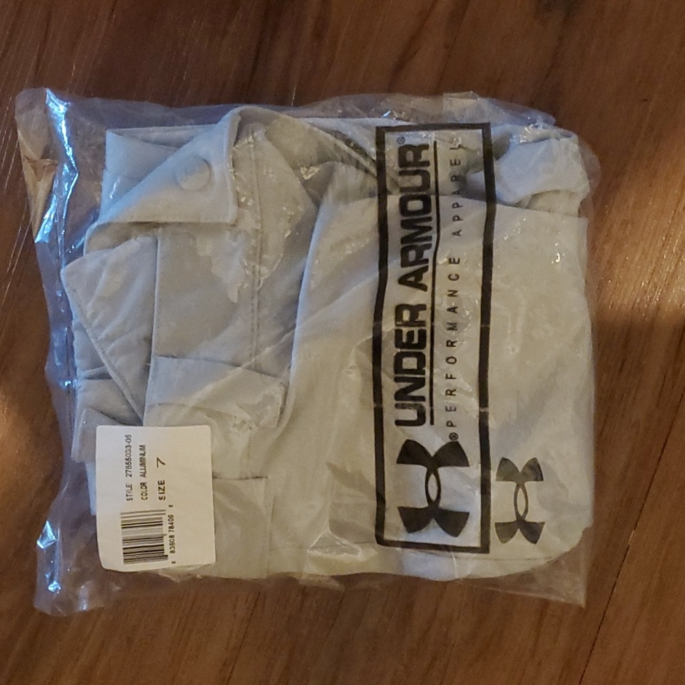 Boys Gray Under Armour baseball pants size 7 NWT